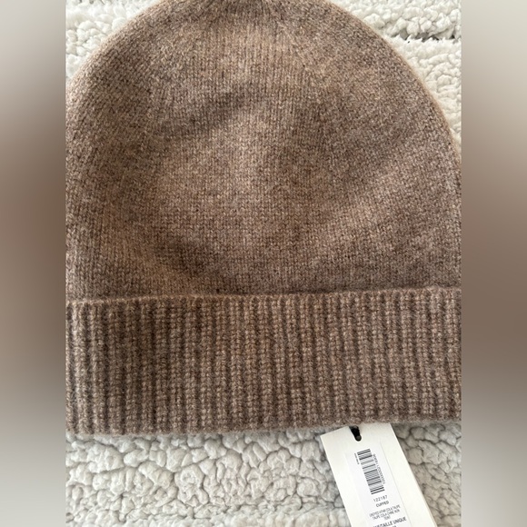 Aritzia Cashmere Cuffed Beanie - Picture 6 of 8